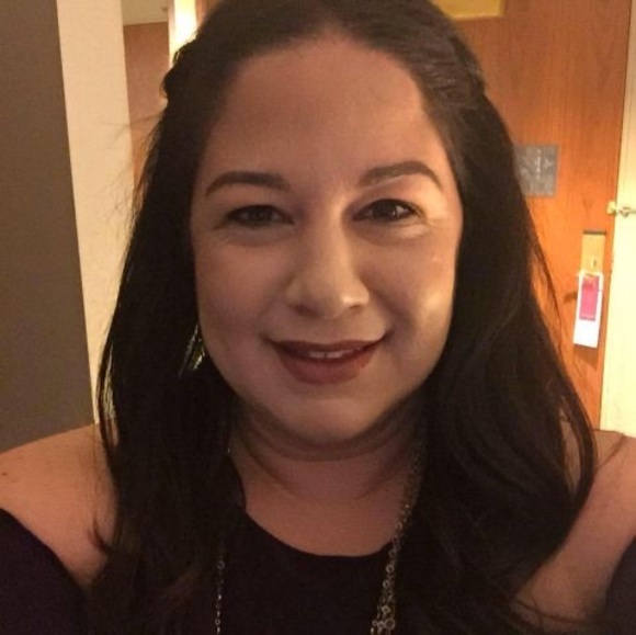 Meet your Posher, Christina - Picture 1 of 1